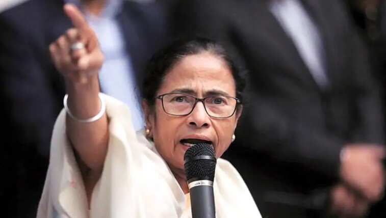 பட்ஜெட்டில் சாதாரண மக்களுக்கு பூஜ்யம் தான்- மம்தா பானர்ஜி தாக்கு !!