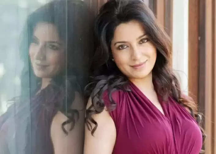 பிரபல நடிகையின் சமூகவலைதள பக்கம் முடக்கம் !!