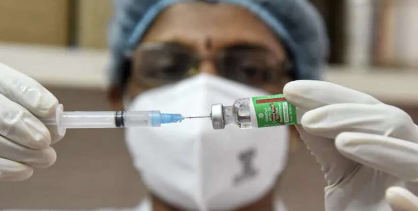 ஒமைக்ரானுக்கு எளிதாக தடை போடும் பூஸ்டர் தடுப்பூசி.. பிரபல நிபுணர் எச்சரிக்கை