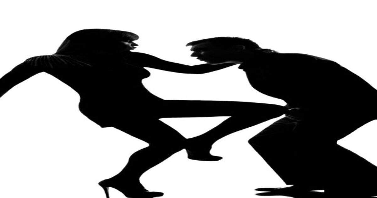 மனைவி கொடுமை தாங்க முடியல... என்ன ஜெயில அடைங்கனு போலீசாரிடம் கெஞ்சிய இளைஞர் !!