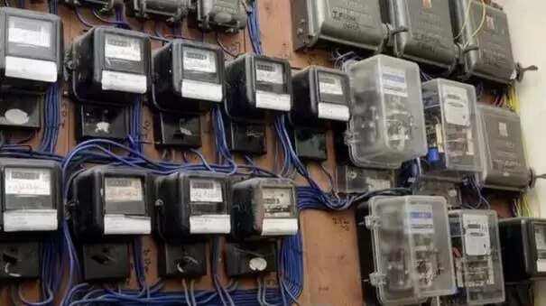 மாதம் 300 யூனிட் இலவச மின்சாரம்.. முதல்வர் அதிரடி அறிவிப்பு..!