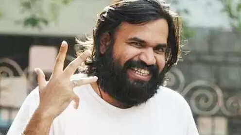 பிரேம்ஜி இனி சிங்கிள் இல்லை.. பிரபல பாடகியுடன் டேட்டிங்? தீயாய் பரவும் போட்டோஸ்!