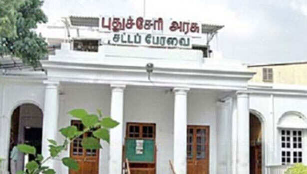 #BIG BREAKING : பெரும்பான்மையை இழந்தது காங்கிரஸ் அரசு! சபாநாயகர் அறிவிப்பு !!