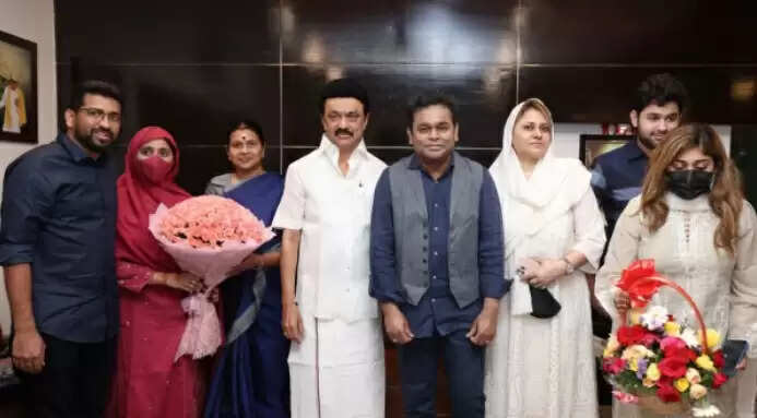 குடும்பத்துடன் முதலமைச்சரை சந்தித்து வாழ்த்து பெற்ற ஏ.ஆர். ரகுமான் !!