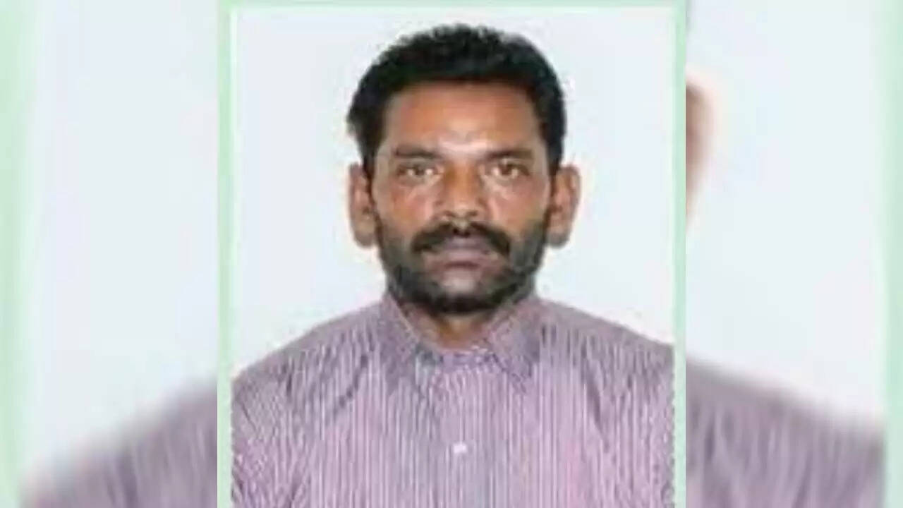 அரசு பேருந்தில் அழைத்து சென்ற ஆயுள் தண்டனை கைதி... போலீசாருக்கு காத்திருந்த அதிர்ச்சி ..!!