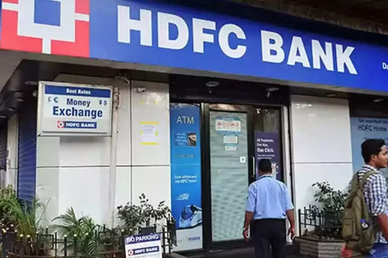 தனியார் வங்கியால் திடீர் கோடீஸ்வரர்கள் ஆன வாடிக்கையாளர்கள்!!