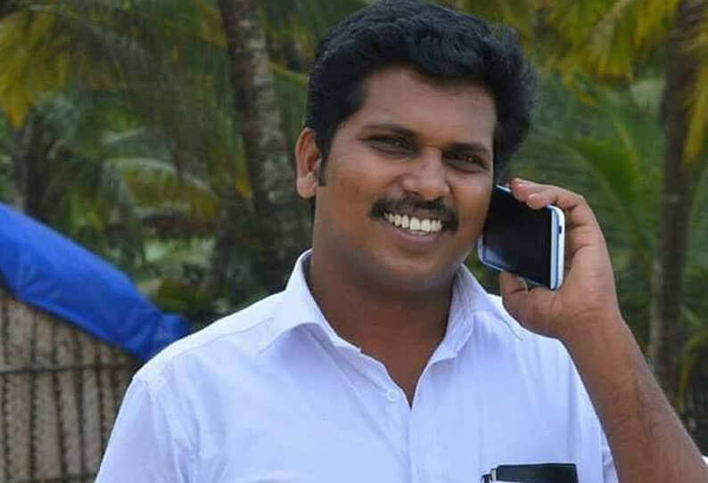 பெரும் பதற்றம்.. ஆளும் கட்சி பிரமுகர் கொடூரமாக குத்திக்கொலை.. ஆர்.எஸ்.எஸ் பிரமுகர்களுக்கு வலைவீச்சு