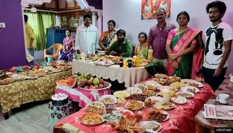 வருங்கால மாப்பிள்ளைக்கு 365 டிஷ்கள் செய்து விருந்து வைத்த பெண் வீட்டார்!! VIDEO வருங்கால மாப்பிள்ளைக்கு 365 டிஷ்கள் செய்து விருந்து வைத்த பெண் வீட்டார்!! VIDEO