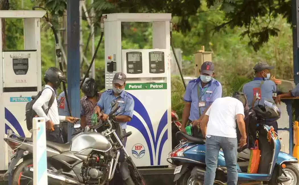 இவர்களுக்கு மட்டும் 10 லிட்டர் பெட்ரோலுக்கு ரூ.250 மானியம்.. முதல்வர் அதிரடி அறிவிப்பு..!