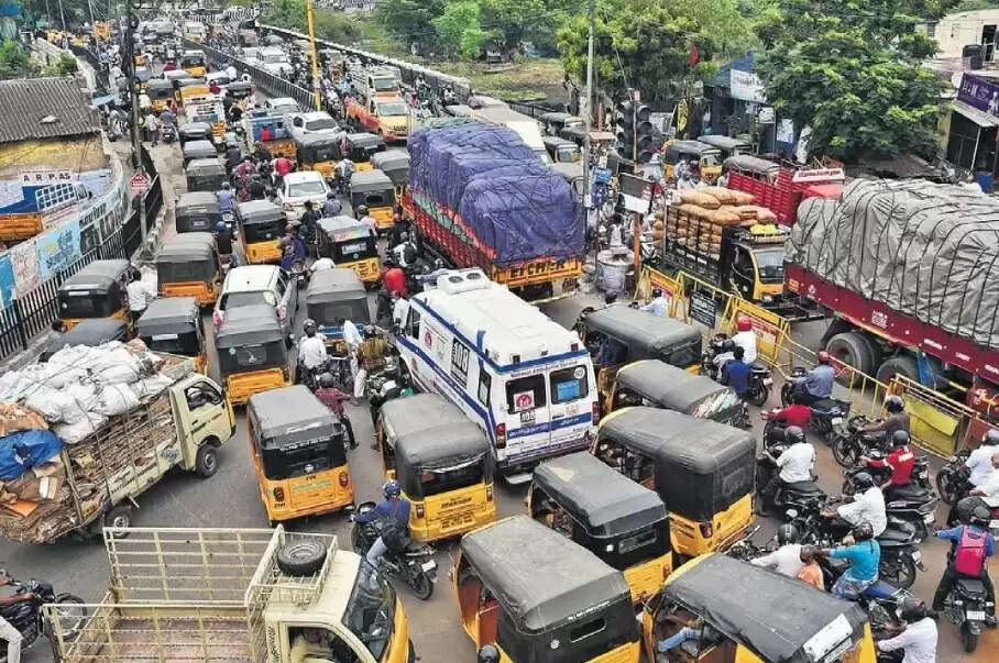 சென்னையில் முக்கிய சாலைகளில் போக்குவரத்து மாற்றம்!!