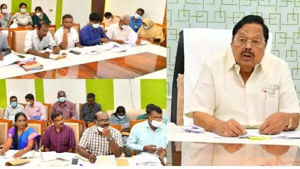 மாதம் 20 வாகனங்கள்.. அதிகாரிகளுக்கு அமைச்சர் கொடுத்த அசைன்மென்ட்..! மாதம் 20 வாகனங்கள்.. அதிகாரிகளுக்கு அமைச்சர் கொடுத்த அசைன்மென்ட்..!