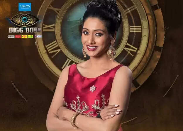 காலை, இரவில் ஃபாலோ செய்யும் இளைஞர்.. பிக்பாஸ் பிரபலம் பரபரப்பு புகார் !!