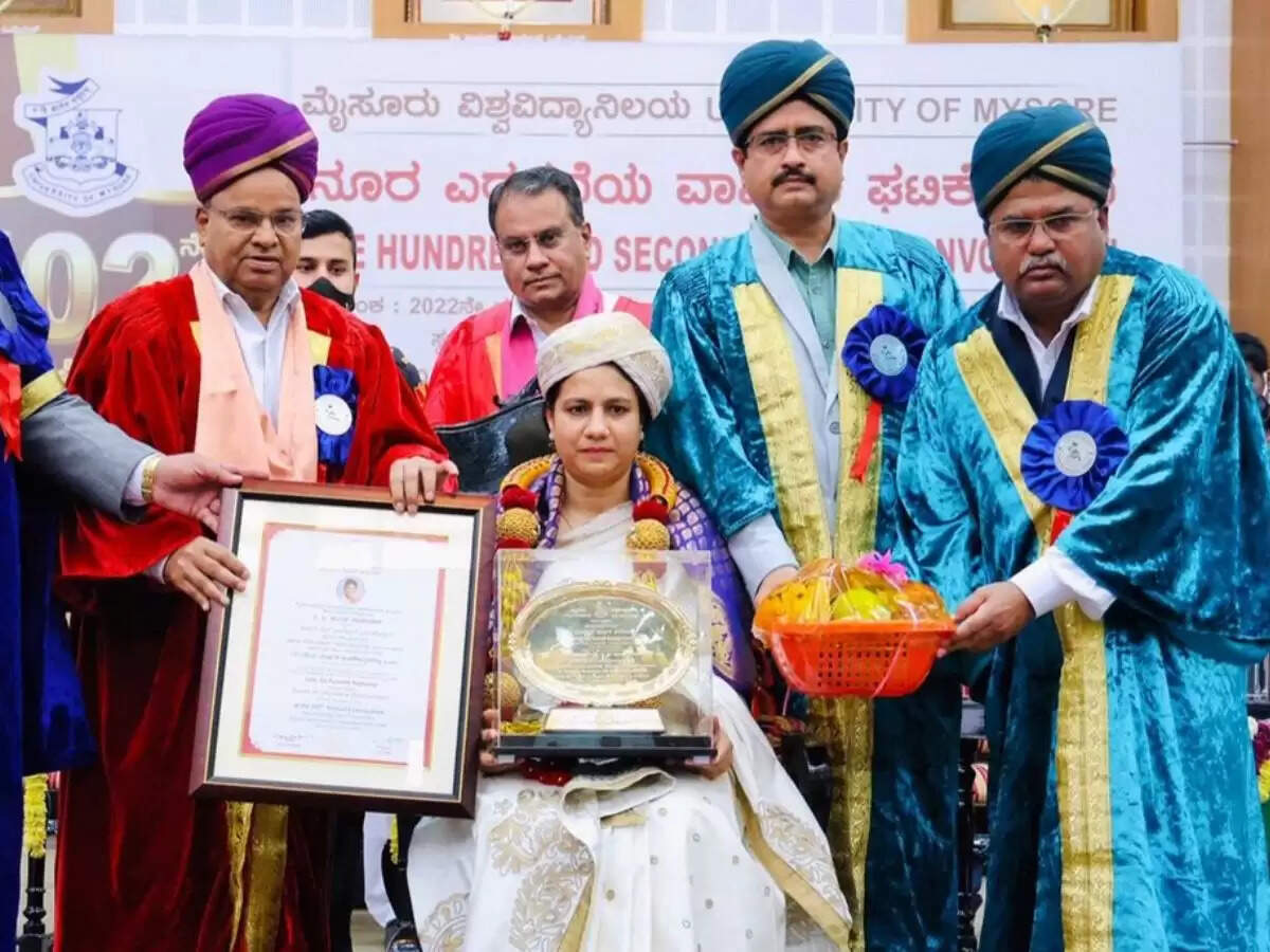 பிரபல நடிகருக்கு கவுரவ டாக்டர் பட்டம்.. மைசூரு பல்கலைக்கழகம் வழங்கியது..!