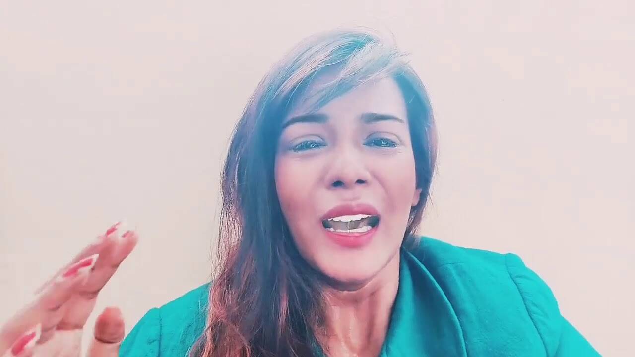 விஜய், சூர்யா காலில் விழுகாத குறையாக மன்னிப்புக் கேட்ட மீரா மிதூன்..!