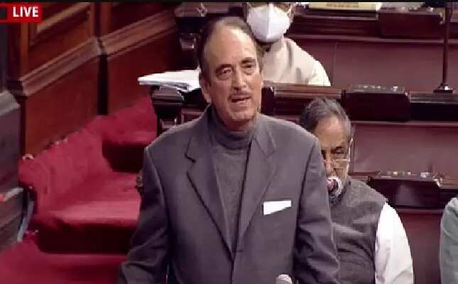 இந்திய முஸ்லீம் என்பதில் பெருமை.. கண்ணீர் ததும்ப பேசிய குலாம் நபி ஆசாத் !!