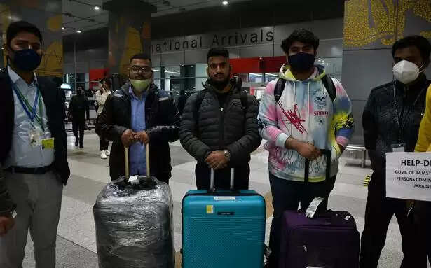 உக்ரைன் வாழ் தமிழர்கள் நாடு திரும்ப இந்த உதவி எண்களை அழைக்கலாம் - தமிழ்நாடு அரசு..!!