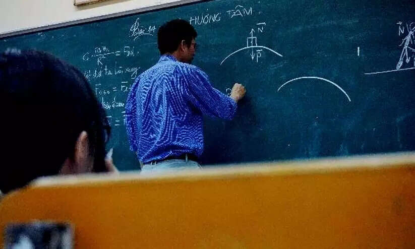 #BIG NEWS:- பேராசிரியர் பணியிடங்களுக்கு பிஹெச்.டி, நெட் தேர்வு தேர்ச்சி இரண்டும் கட்டாயம்..!