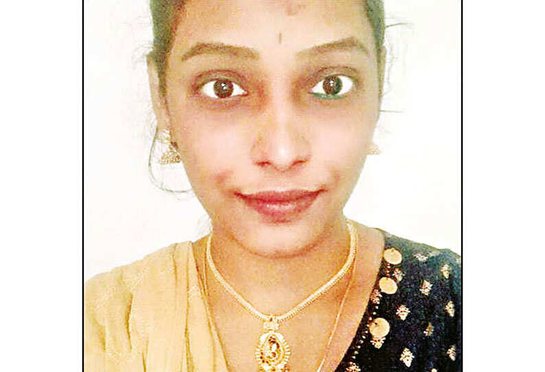 திருமணம் செய்ய மறுத்த ஆசிரியர்.. தூக்கிட்டு தற்கொலை செய்து கொண்ட பெண் என்ஜினீயர்!!