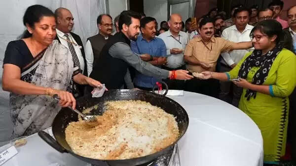 முதன்முறையாக ‘அல்வா’ கிண்டும் நிகழ்ச்சி ரத்து..!