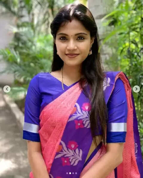 actress vaishali