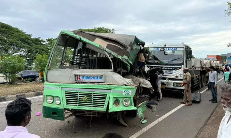 செங்கல்பட்டு அருகே சோகம்..!! 5 பேர் உயிரிழப்பு... 10 பேர் கவலைக்கிடம்..!!
