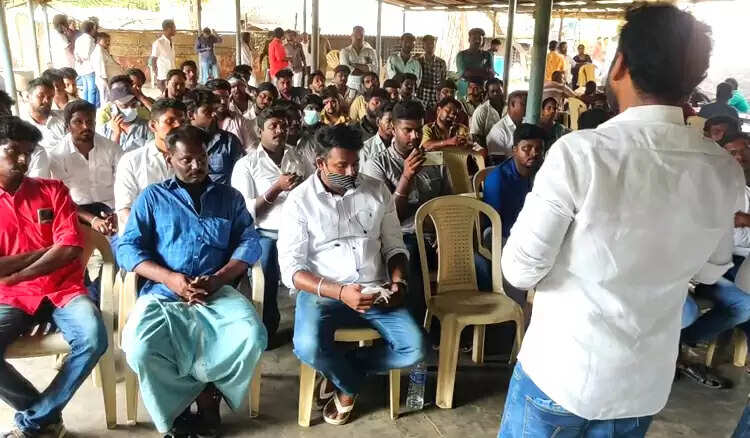 வெற்றியை கொடு பாண்டி முனியா.. கோயிலில் கிடா வெட்டி விஜய் மக்கள் இயக்கம் வழிபாடு..!