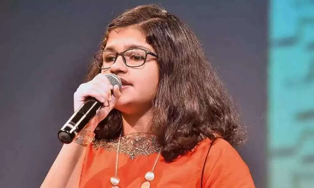 120 மொழிகளில் தொடர்ந்து பாடி கின்னஸில் இடம் பிடித்த மாணவி..!