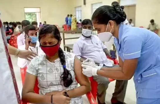 எந்த வயதினருக்கு எந்த கொரோனா தடுப்பூசி? - தமிழக அரசு விளக்கம் !!
