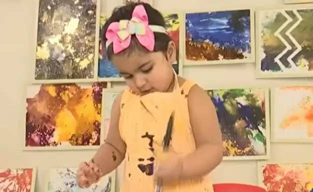 அதிக ஓவியங்கள்.. இரண்டரை வயது குழந்தை படைத்த உலக சாதனை !!