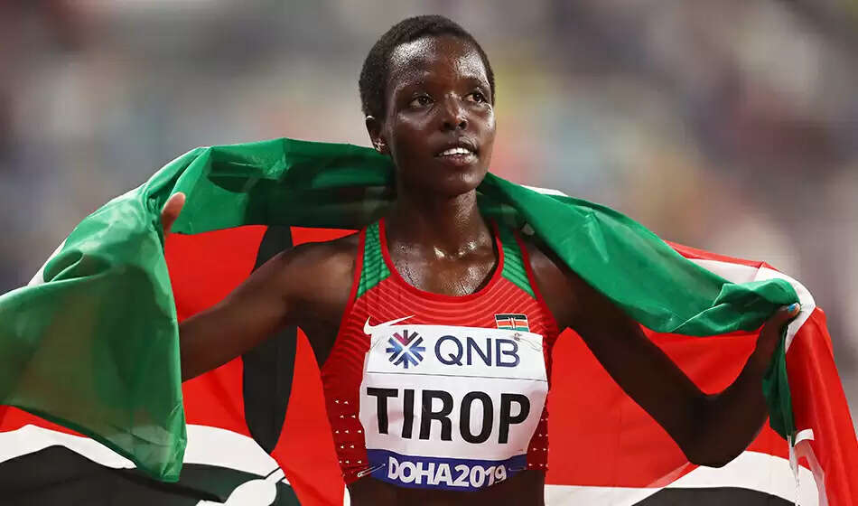 பெரும் பரபரப்பு.. ஒலிம்பிக் வீராங்கனை வீட்டில் குத்தி கொலை !!