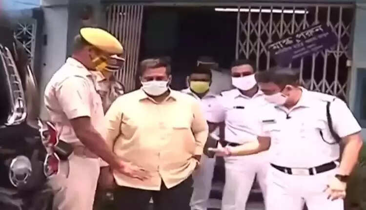 மேற்கு வங்கத்தில் போலி தடுப்பூசி முகாம்... ஆளும்கட்சி எம்.பி.க்கே போலி தடுப்பூசி!!