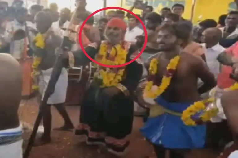பக்தர்கள் அதிர்ச்சி..!! கோயில் விழாவில் வேட்டைக்கு சென்ற சாமியாடி உயிரிழப்பு ..!!