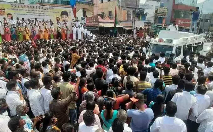 சசிகலா காலில் விழுந்து ஆட்சி அமைக்கவில்லை...மக்களால் தேர்ந்தெடுக்கப்பட்ட ஆட்சி: உதயநிதி ஸ்டாலின்..!!