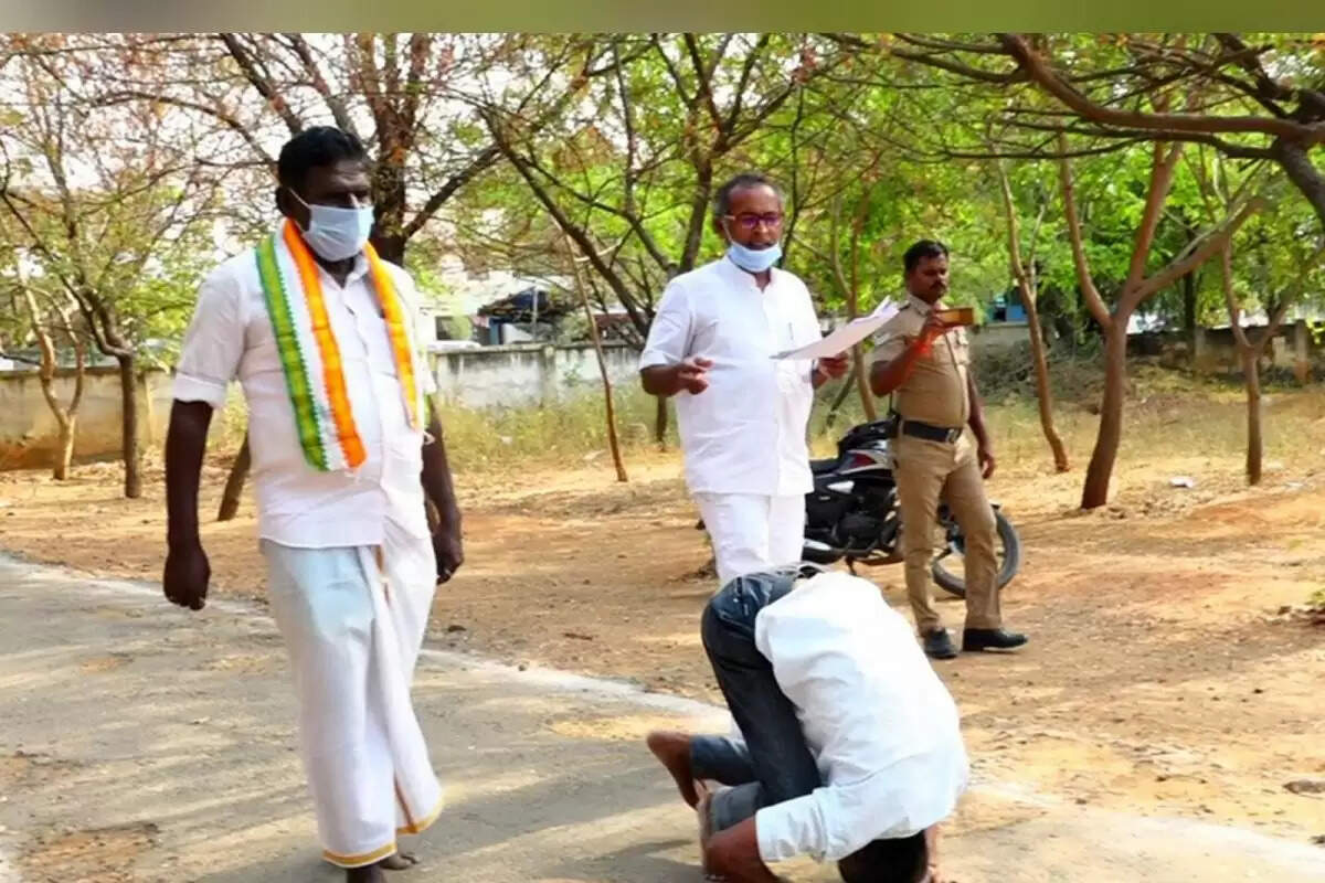 குட்டிக்கரணம் அடித்து காங்கிரஸ் போராட்டம்!