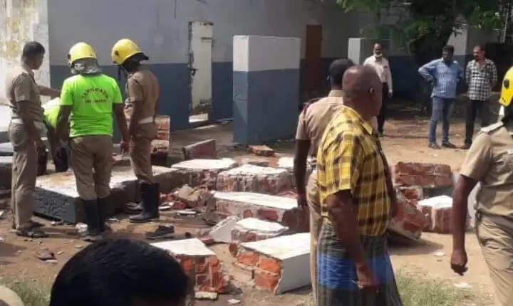 #BREAKING:- நெல்லையில் சோகம்..! பள்ளி சுவர் இடிந்து விபத்து.. 3 மாணவர்கள் பலி..! #BREAKING:- நெல்லையில் சோகம்..! பள்ளி சுவர் இடிந்து விபத்து.. 3 மாணவர்கள் பலி..!