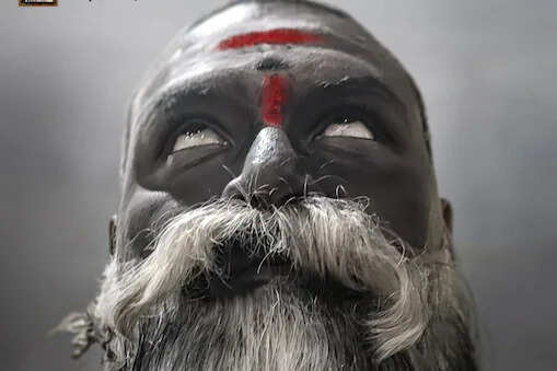 ராகவா லாரன்ஸா இது ? மிரட்டலான லுக்... திகில் தெறிக்கும் ஃபர்ஸ்ட் லுக் போஸ்டர்!