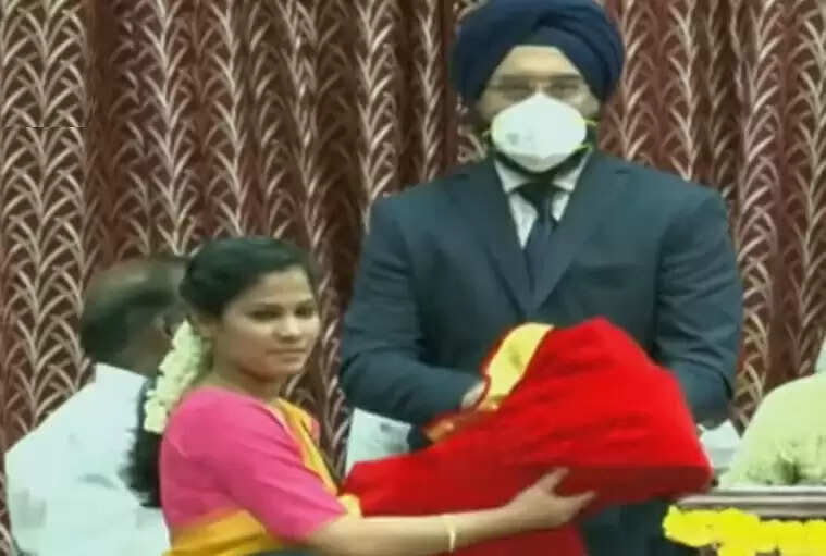 BREAKING சென்னை மாநகராட்சி மேயராக பிரியா பதவி ஏற்றுக்கொண்டார் !!