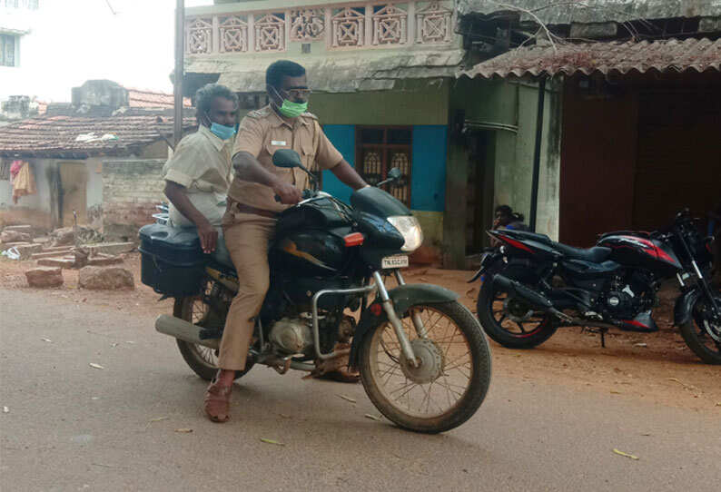 மனிதநேயம் இன்னும் வாழ்ந்து கொண்டு தான் இருக்கிறது - இந்த போலீஸ் தான் உதாரணம்..!!
