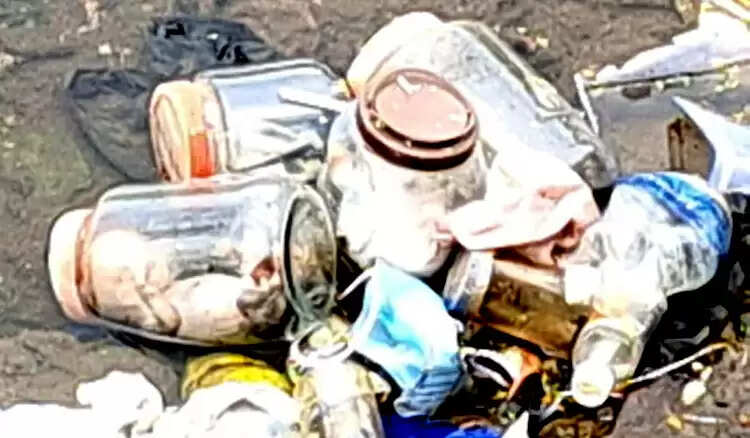 இதை விட கொடுமை வேற என்ன இருக்கு? பாட்டில்களில் அடைத்து சாக்கடை கால்வாயில் வீசப்பட்ட 7 சிசுக்கள் சடலம்!!