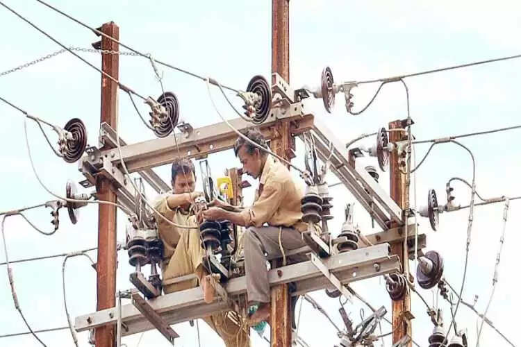 #BREAKING:- தமிழகத்தில் மின்வாரிய ஊழியர்கள் திடீர் வேலைநிறுத்தம் அறிவிப்பு..!!