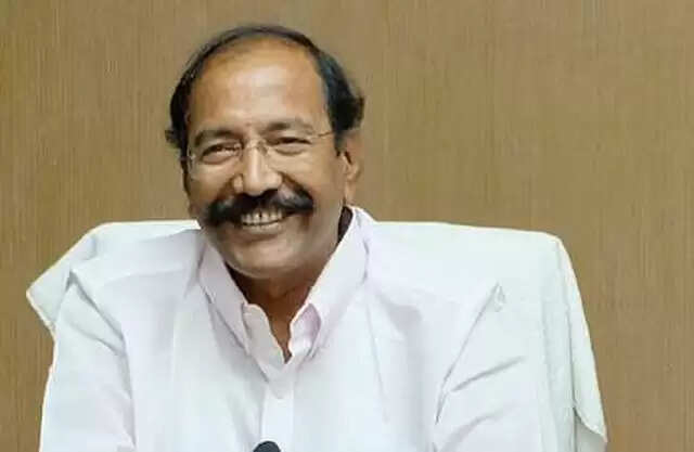 வேலை வாங்கித் தருவதாக அதிமுக முன்னாள் அமைச்சர் தங்கமணி மீது பரபரப்பு புகார்..!!