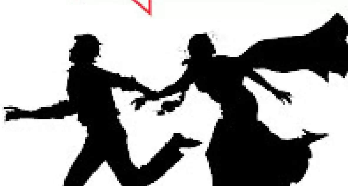 3ஆவது நபருடன் மனைவி எஸ்கேப்.. காவல்துறையில் புகாரளித்த முதல் 2 கணவர்கள் !