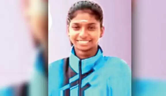 தமிழகத்துக்கு பெருமை சேர்க்கும் இளம் வீராங்கனைகள் !!