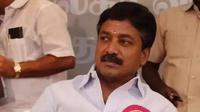 அதிமுக முன்னாள் அமைச்சர் மருத்துவமனையில் அனுமதி..!