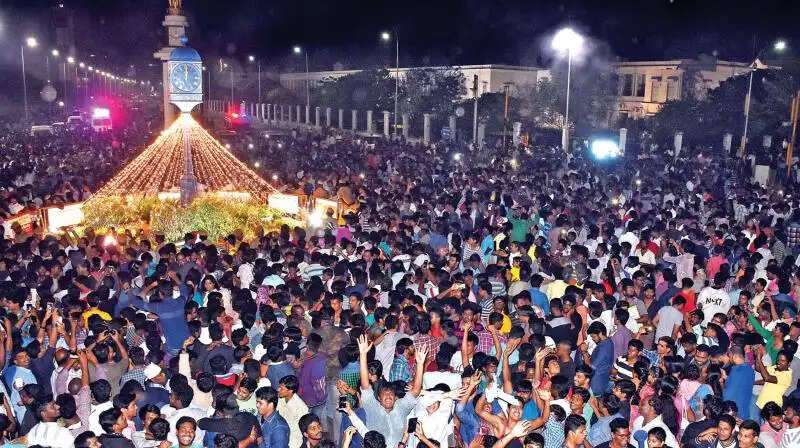 கிறிஸ்துமஸ், புத்தாண்டு கொண்டாட அனுமதி.. உற்சாகம் அளிக்கும் அறிவிப்பு !