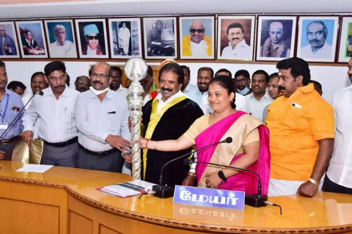 மேயருக்கு 4 கிலோ வெள்ளி செங்கோல்..! மேயருக்கு 4 கிலோ வெள்ளி செங்கோல்..!