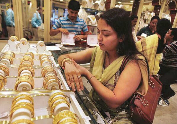 மீண்டும் குறைந்த தங்கம் விலை! இன்னும் 2 தினங்களுக்கு இந்த விலை தான்!