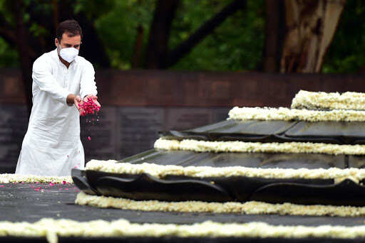 ராஜீவ் காந்தி நினைவிடத்தில் மலரஞ்சலி செலுத்திய ராகுல் காந்தி!