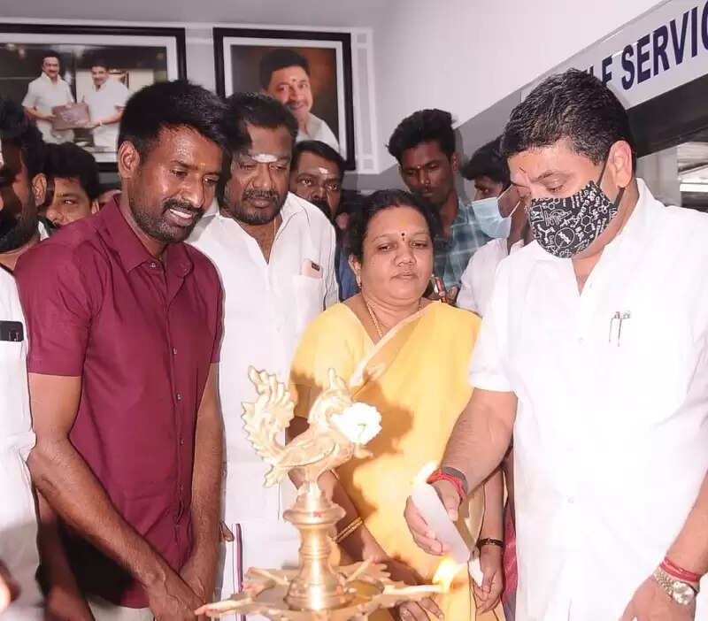 புதிதாக ஹோட்டல் தொடங்கியுள்ள பிரபல காமெடி நடிகர்!!