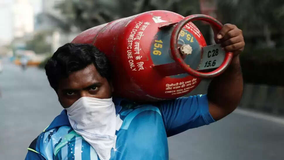 குடும்பத்திற்கு 3 இலவச சிலிண்டர்.. முதல்வர் அதிரடி அறிவிப்பு..!